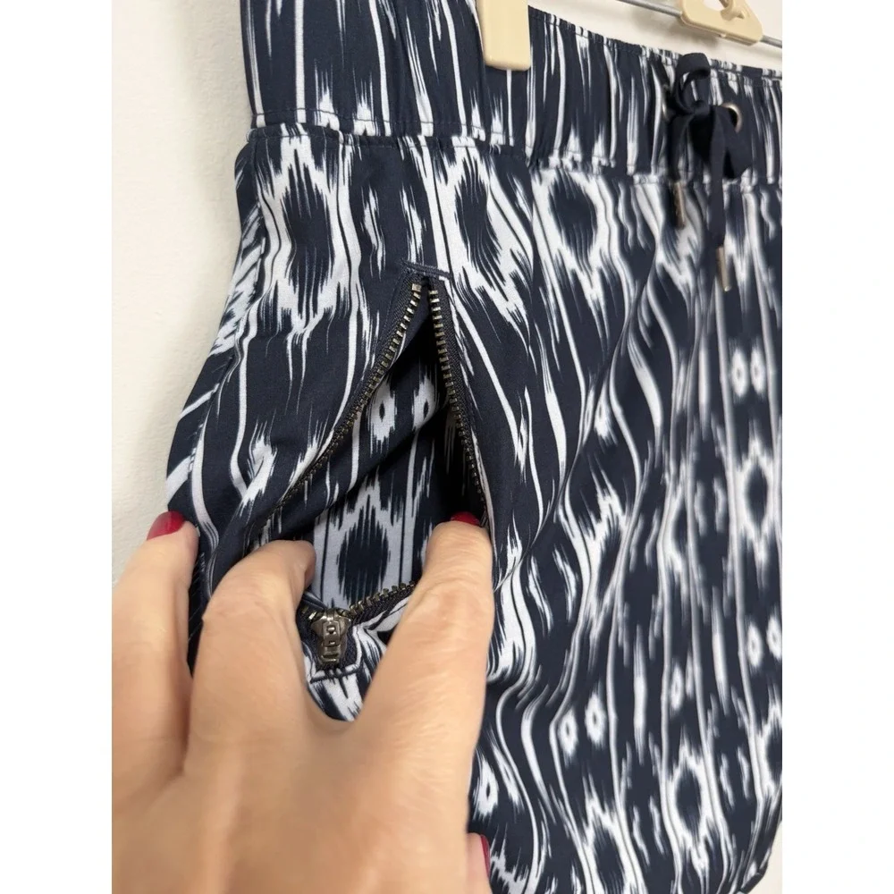Athleta Golf Tennis Skort Small Blue White‎ Abstract Print Elastic Waist Pockets
